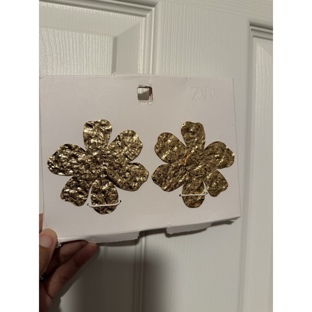 Zara Gold Flower‎ Hammered Earrings Floral Textured Flat